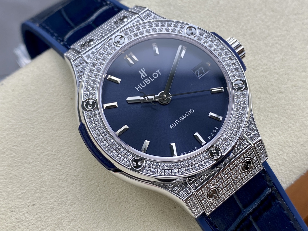 511.NX.7170.LR Hublot Classic Fusion Diamond Automatic - Image 4