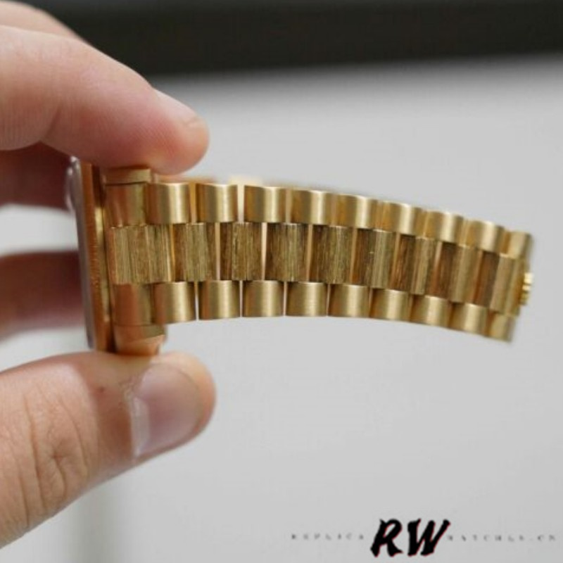 Rolex Day-Date 118208 Yellow Gold Mother of Pearl Diamond Dial 36mm Unisex Replica Watch - Image 6