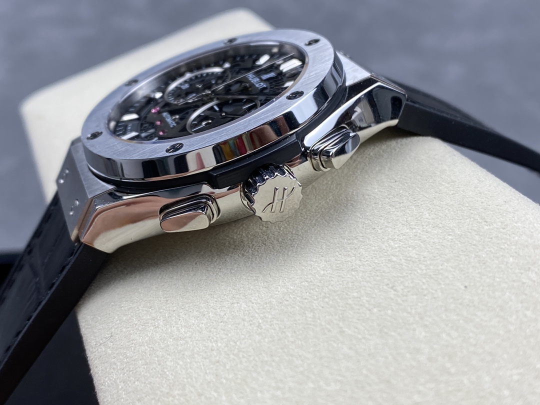 Hublot Classic Fusion 525.NX.0170.LR 45mm - Image 8