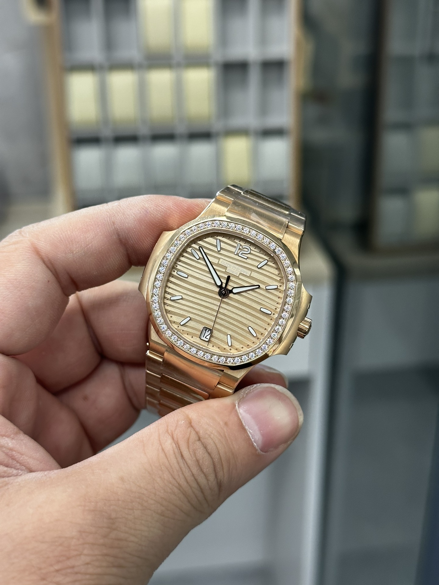 Patek Philippe Ladies Nautilus Golden Dial Rose Gold 7118 1200R 010 - Image 3
