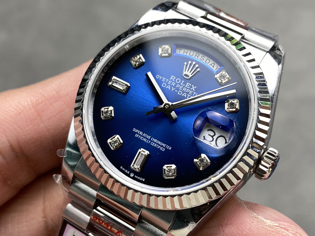 Rolex Day-Date 128239 Blue Ombre Diamond Dial 36MM Unisex Replica Watch - Image 5
