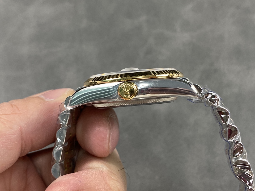 Rolex Datejust 126233 White Roman Dial Fluted Bezel 36MM Unisex Replica Watch - Image 8