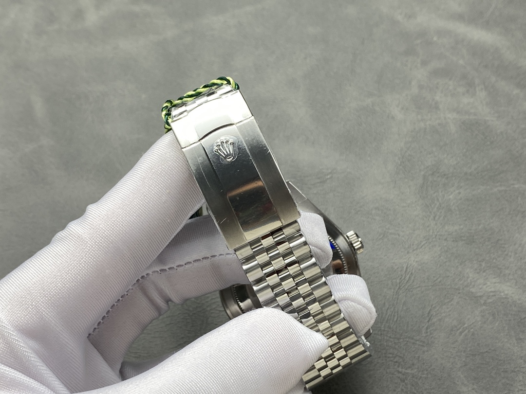 Rolex Sky-Dweller 42 m336934 0006 Fluted Bezel Blue Dial Replica Watch - Image 10