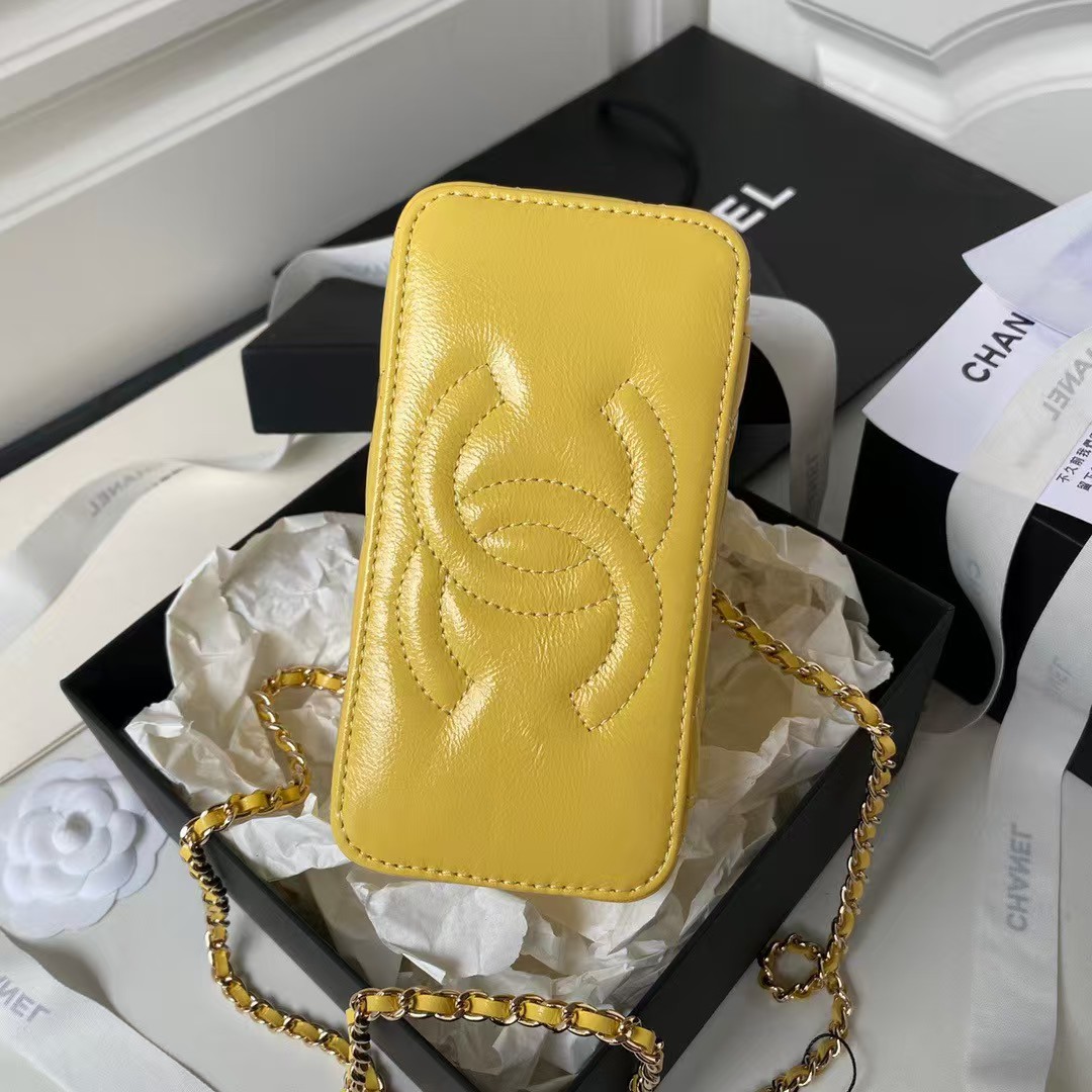 Chanel AP3804 Clutch Lambskin Vanity Case Bag With Pearl Handles Yellow - Image 4