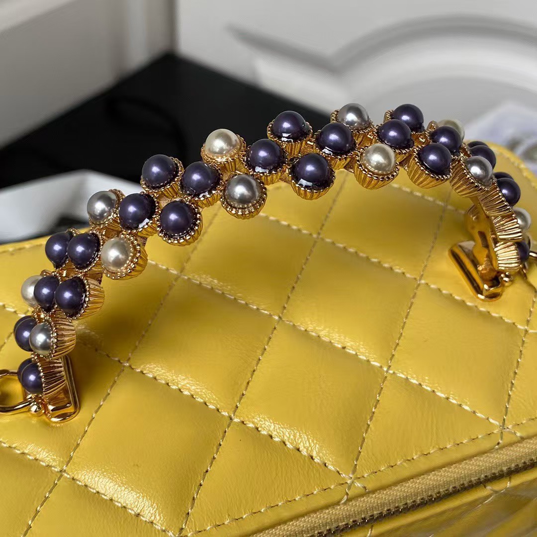 Chanel AP3804 Clutch Lambskin Vanity Case Bag With Pearl Handles Yellow - Image 3