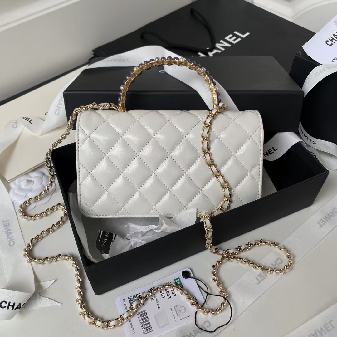 Chanel 24P AP3803 Shiny Crinkled Lambskin Chain Clutch Pearl Handle White - Image 4