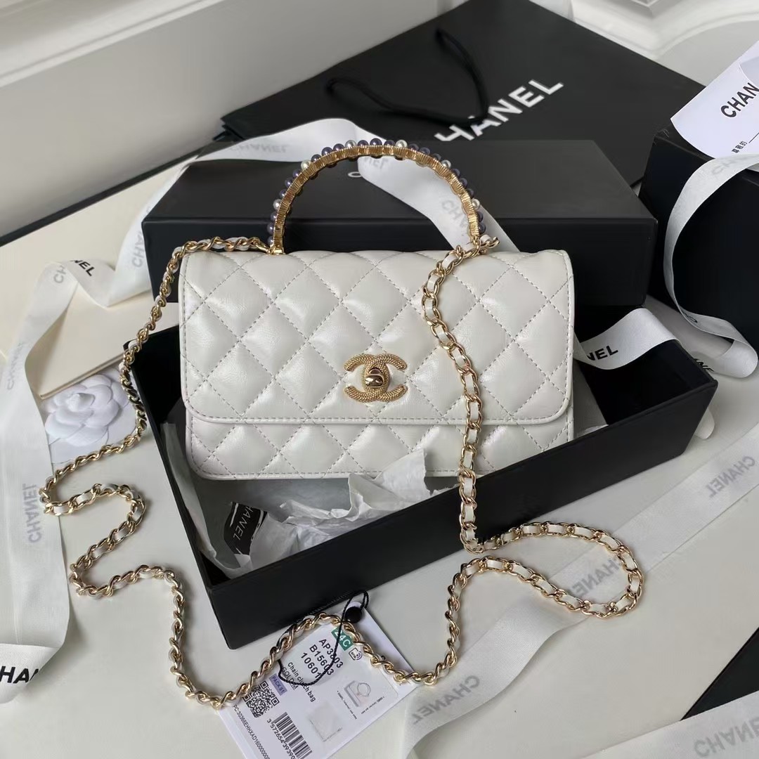 Chanel 24P AP3803 Shiny Crinkled Lambskin Chain Clutch Pearl Handle White - Image 7