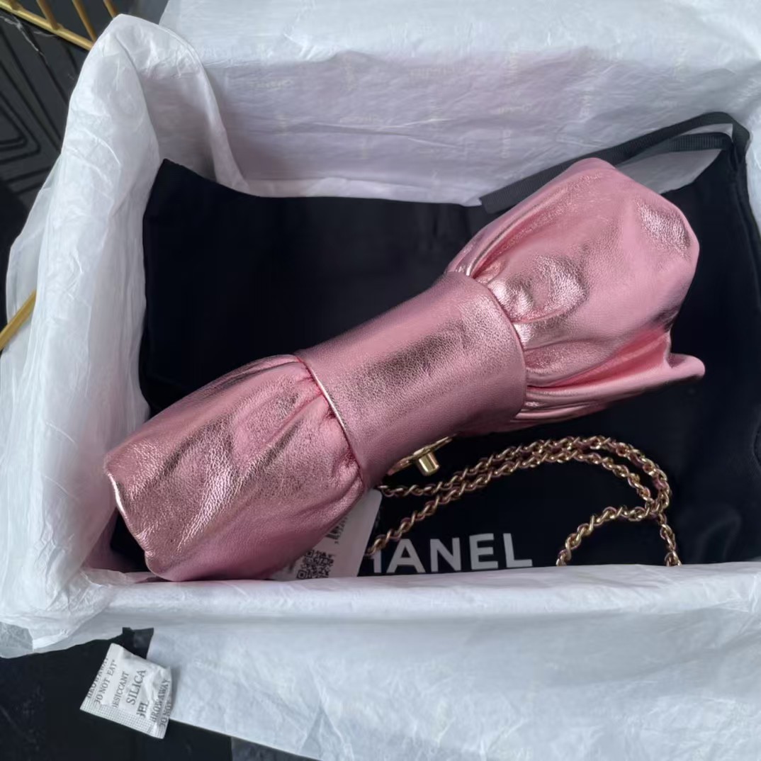 Chanel 24B AS5129 Metallic Lambskin Butterfly Evening Bag Metallic Pink - Image 3