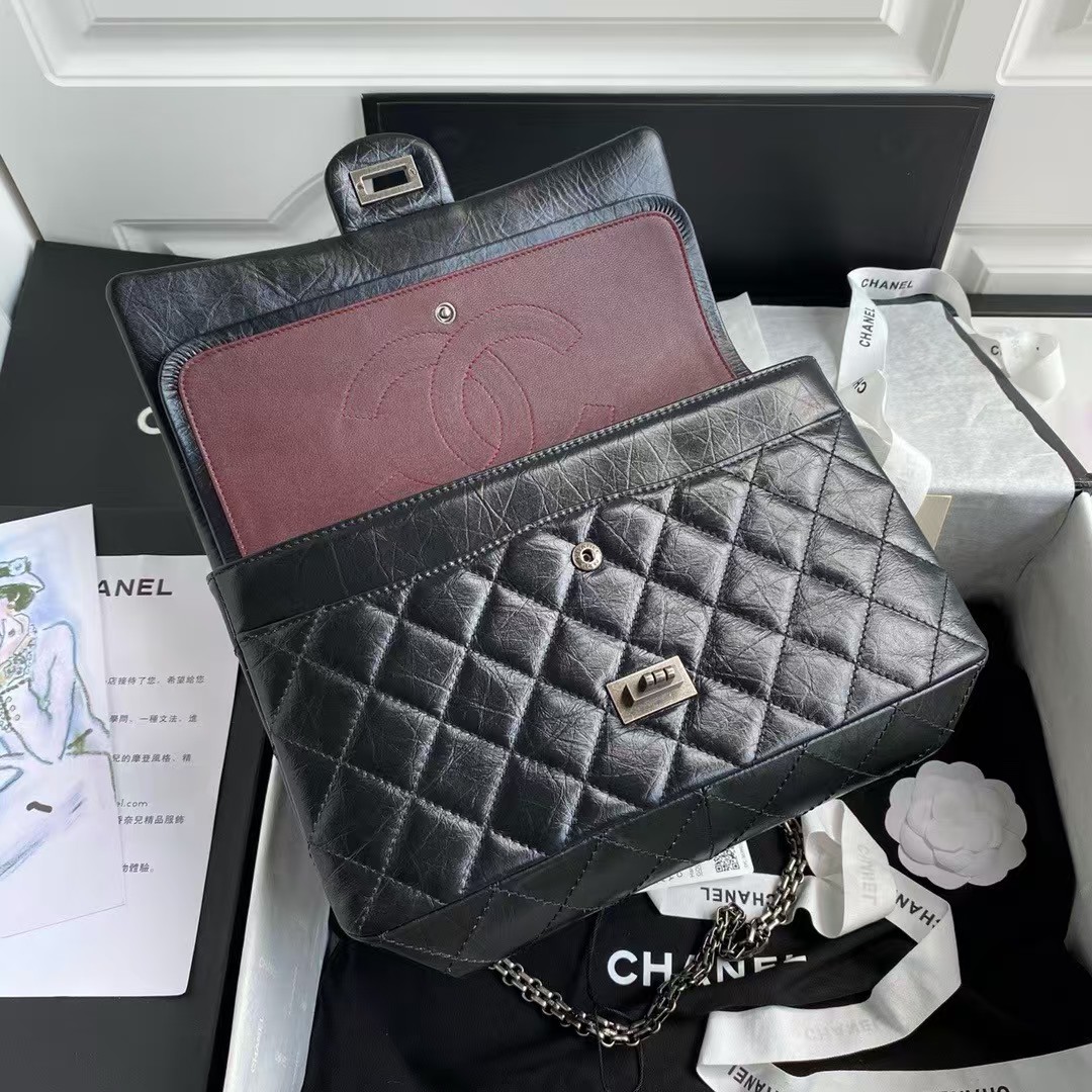 Chanel 23A A37587 Classic Large 2.55 Flap Bag Black Aged Calfskin Ruthenium Hardware - Image 2