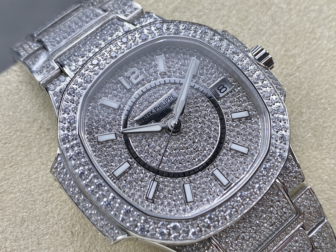 Patek Philippe Nautilus Diamond 5711 40mm & 35mm Replica Watch - Image 15