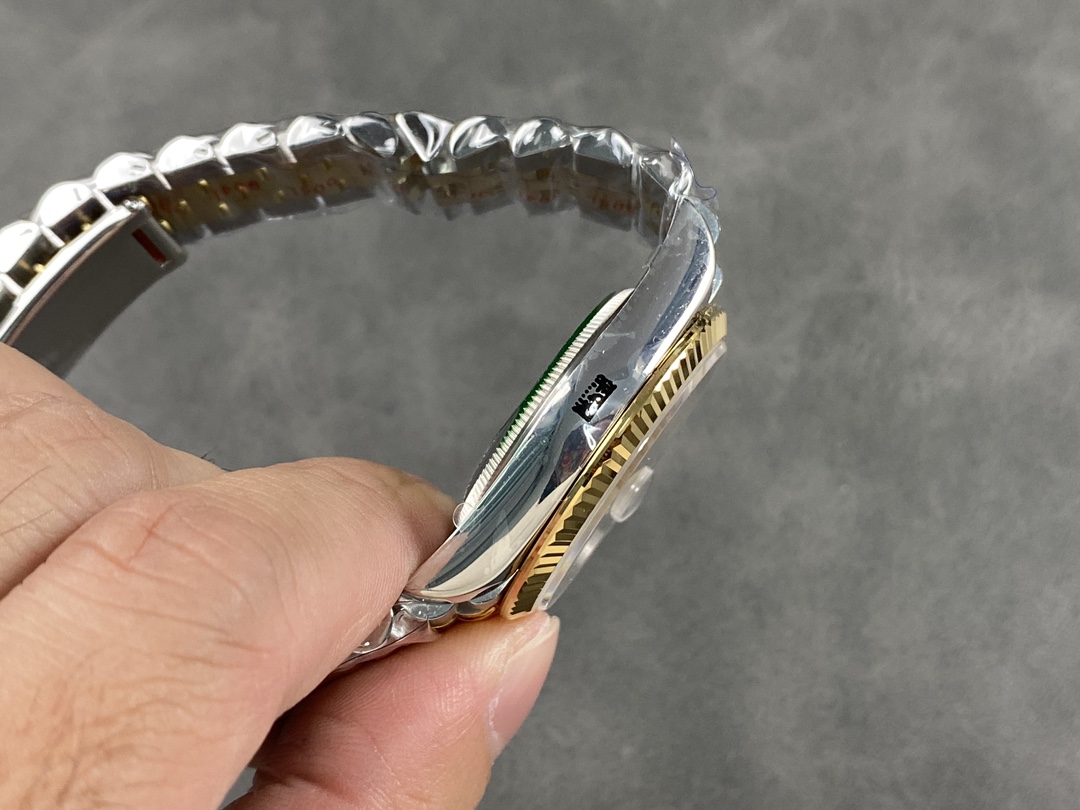 Rolex Datejust 126233 White Roman Dial Fluted Bezel 36MM Unisex Replica Watch - Image 7