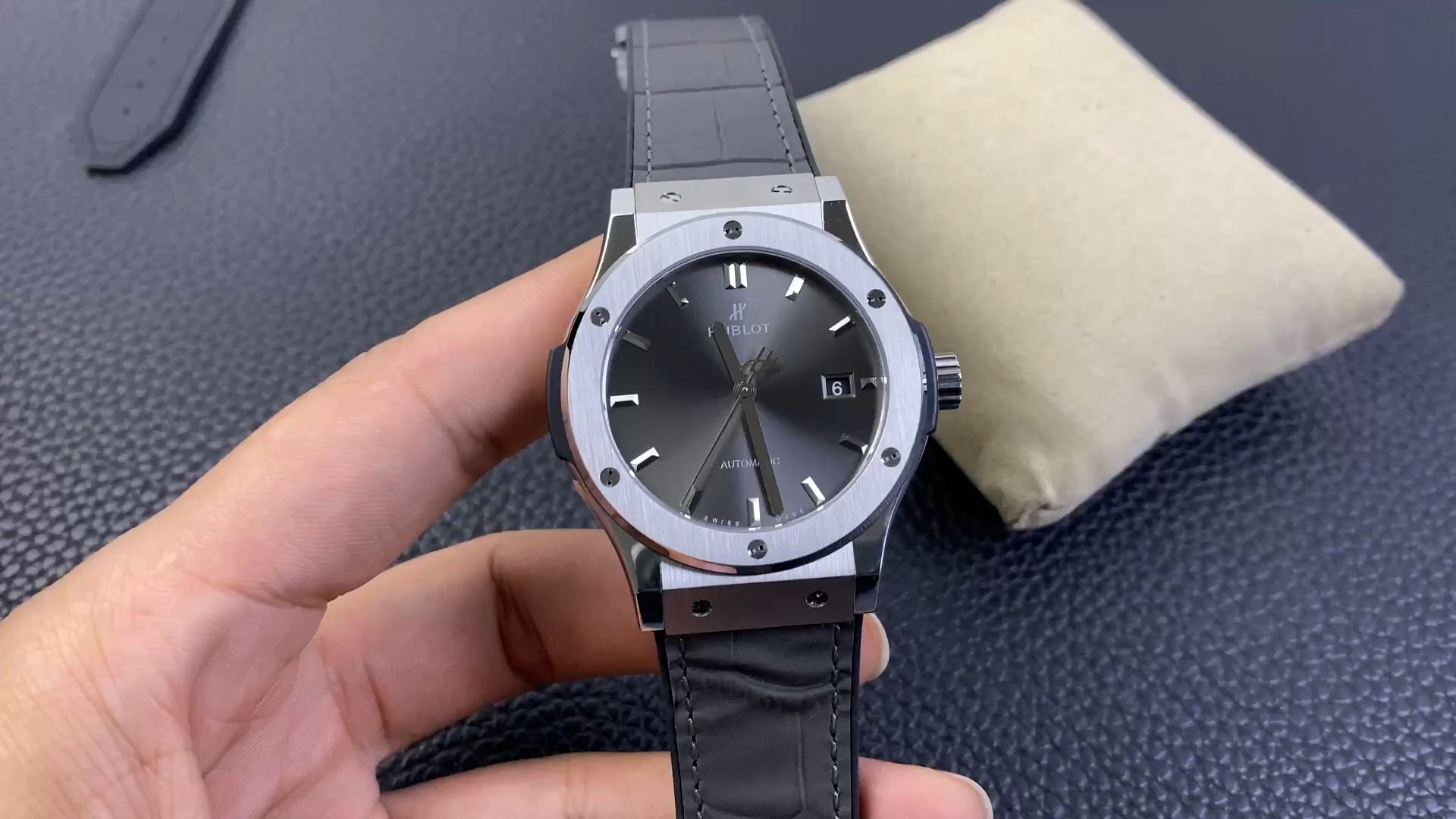 Hublot Classic Fusion 511.NX.7071.LR 45MM Grey Dial Mens - Image 2