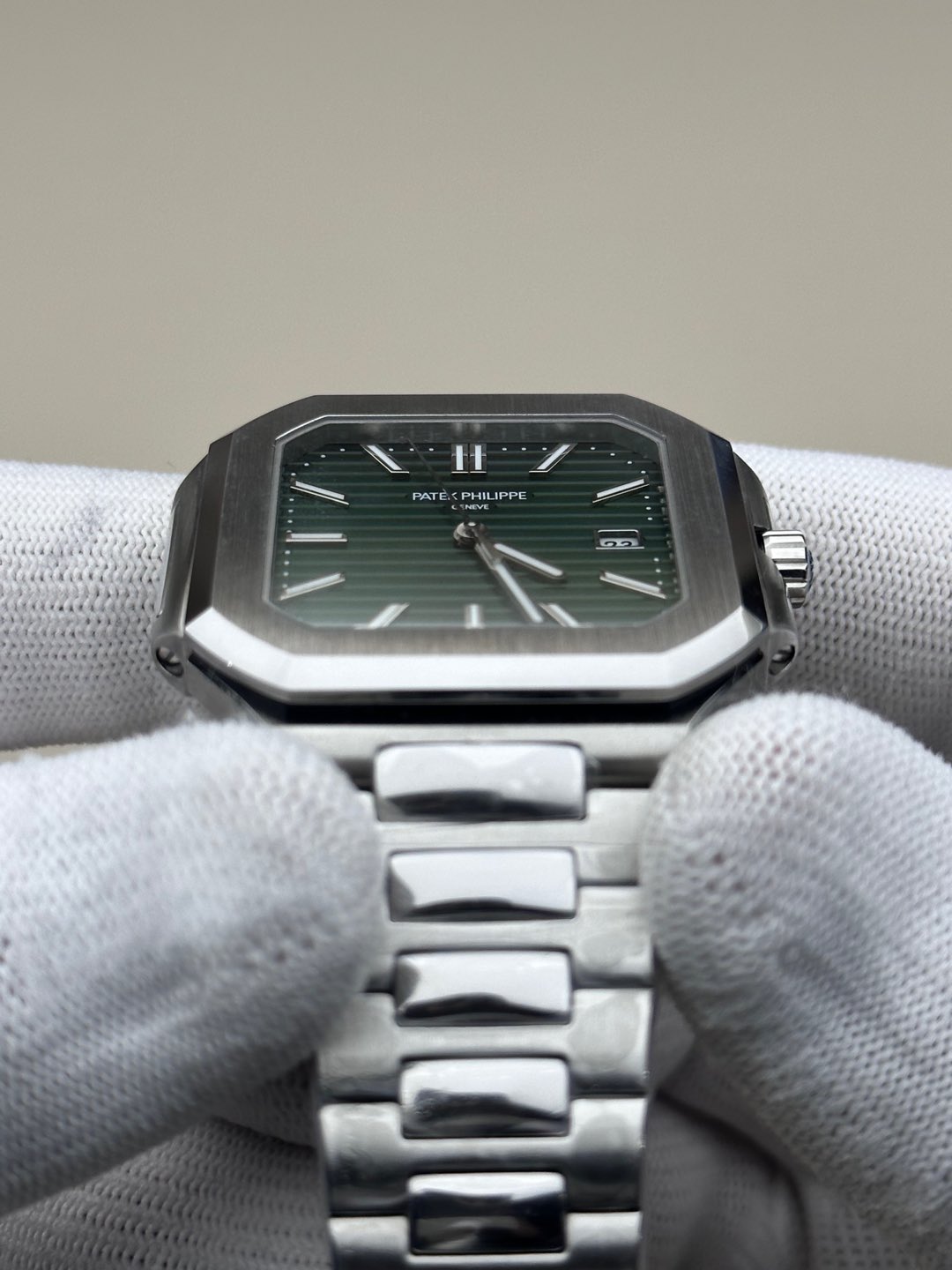 Patek Philippe Cubitus Date Sweep Seconds 5821 1A 001 Men's Watch - Image 6