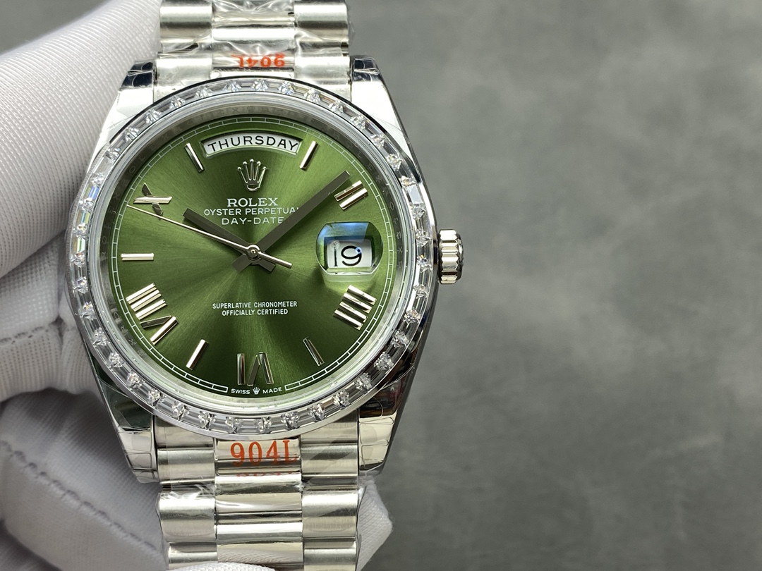 Rolex Day-Date 228349RBR Green Roman Dial Diamond Bezel 40mm Mens Replica Watch - Image 3