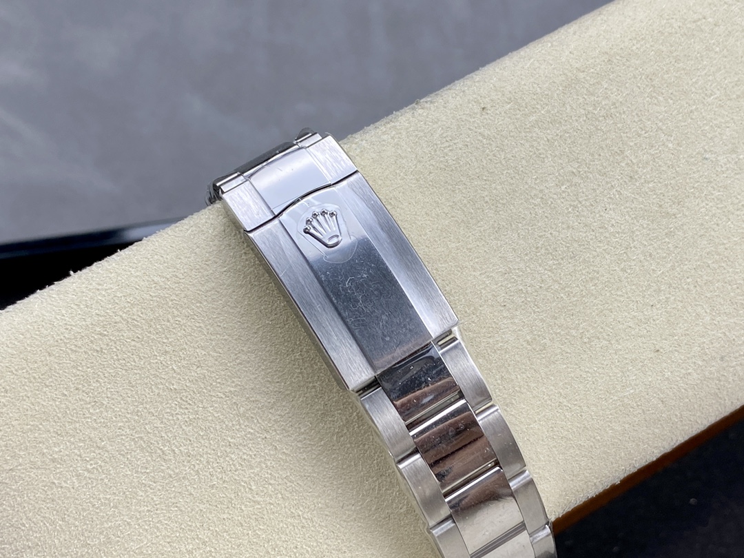 Rolex Datejust 126334 0015 Fluted Bezel Blue Diamond Dial 41MM Mens Replica Watch - Image 10