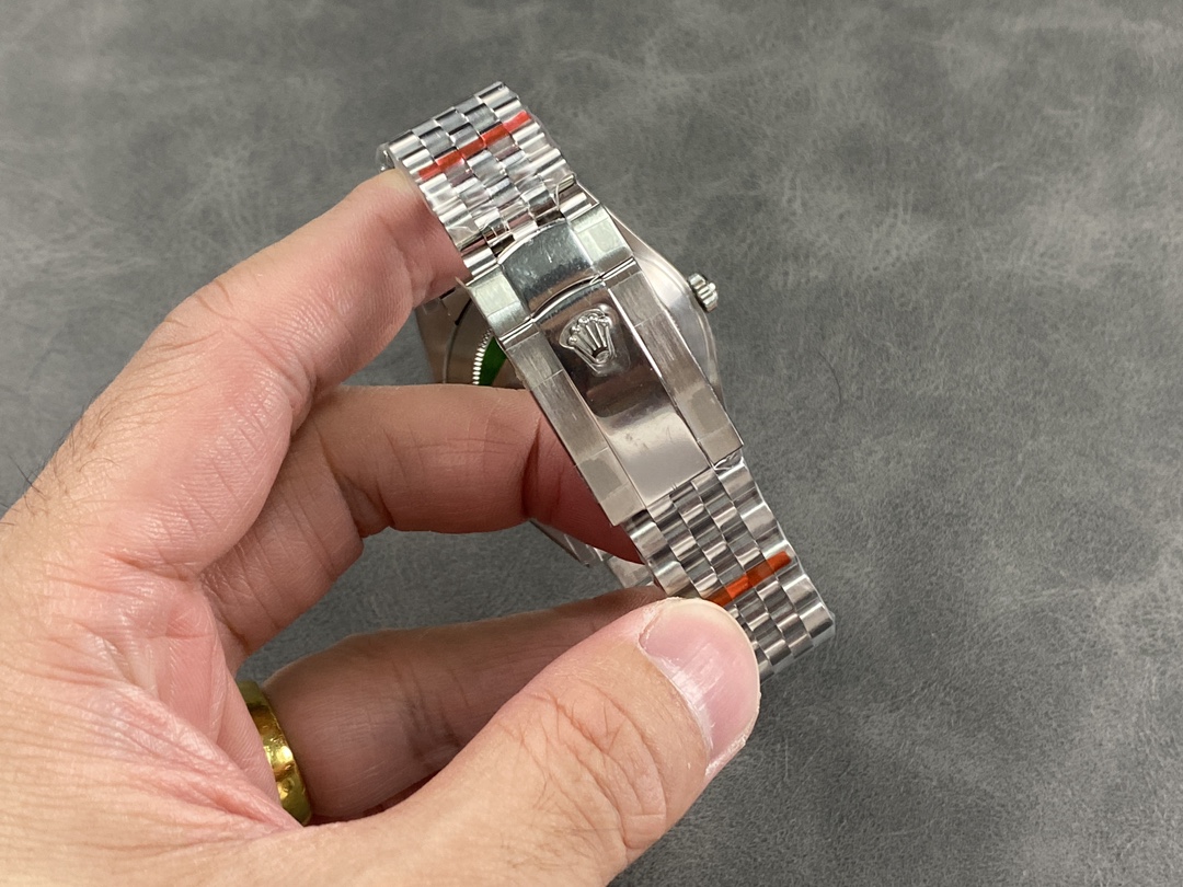 Rolex Datejust II 116334 Silver Diamond Dial 41mm Mens Replica Watch - Image 10