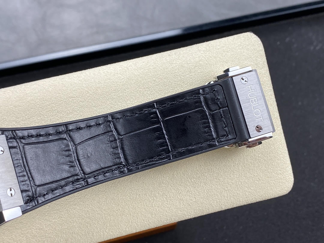 Hublot Classic Fusion 525.NX.0170.LR 45mm - Image 10