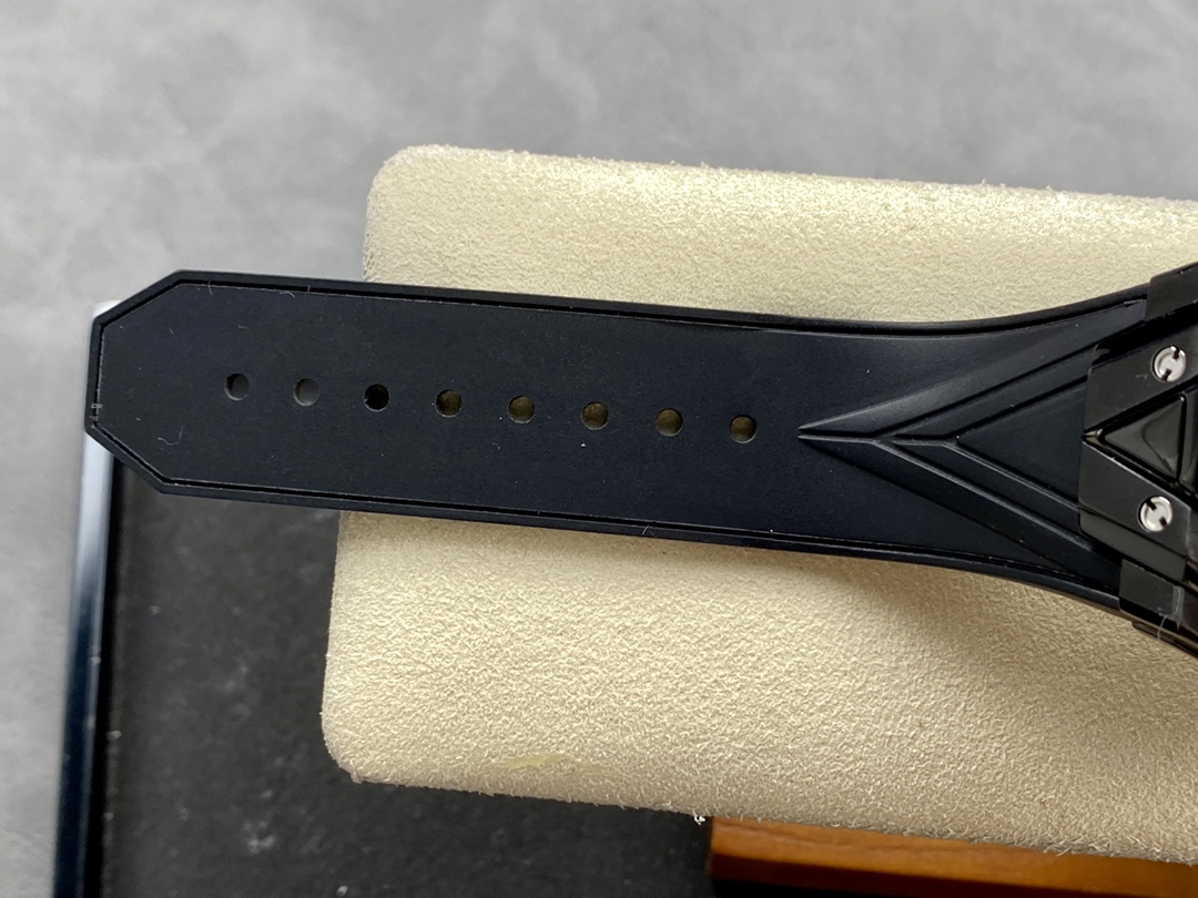 418.CX.1107.RX.MXM22 Hublot Big Bang Sang Bleu II Black Magic - Image 11