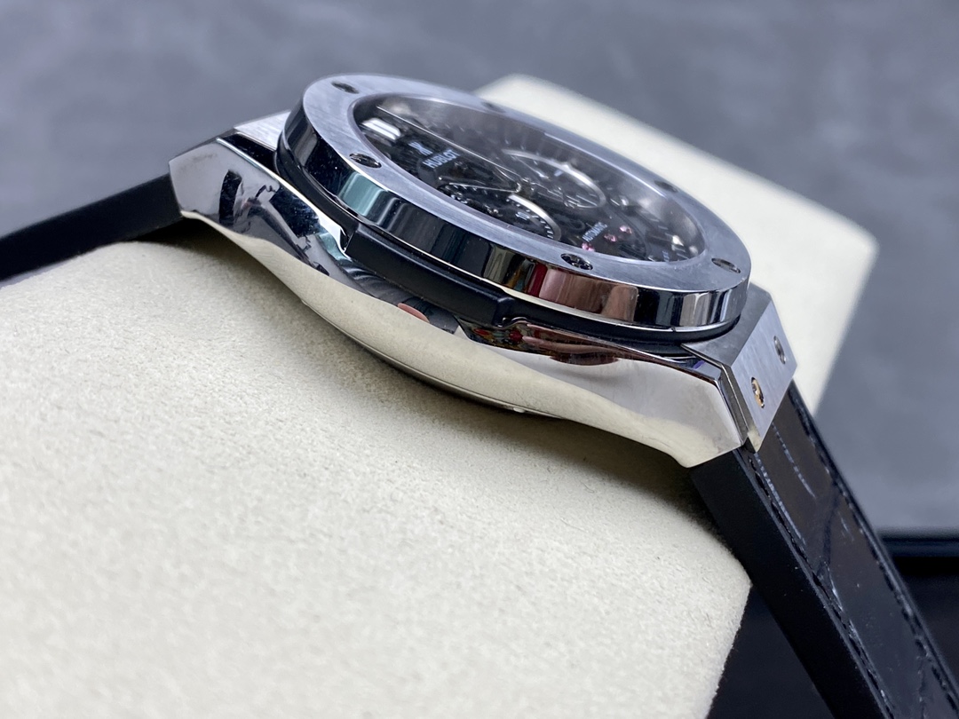 Hublot Classic Fusion 525.NX.0170.LR 45mm - Image 7