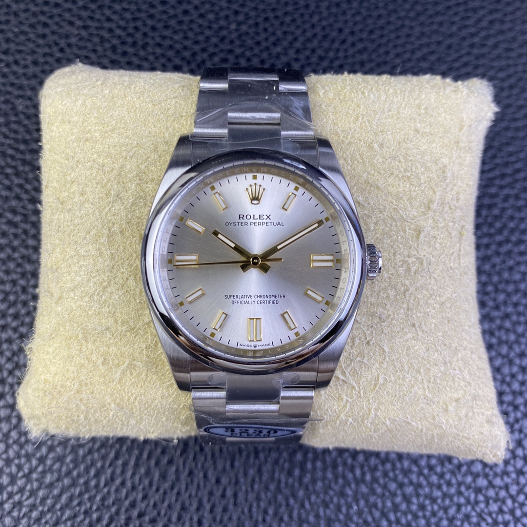 Rolex Oyster Perpetual 36 Oystersteel 126000 0001 Women's Watch - Image 3