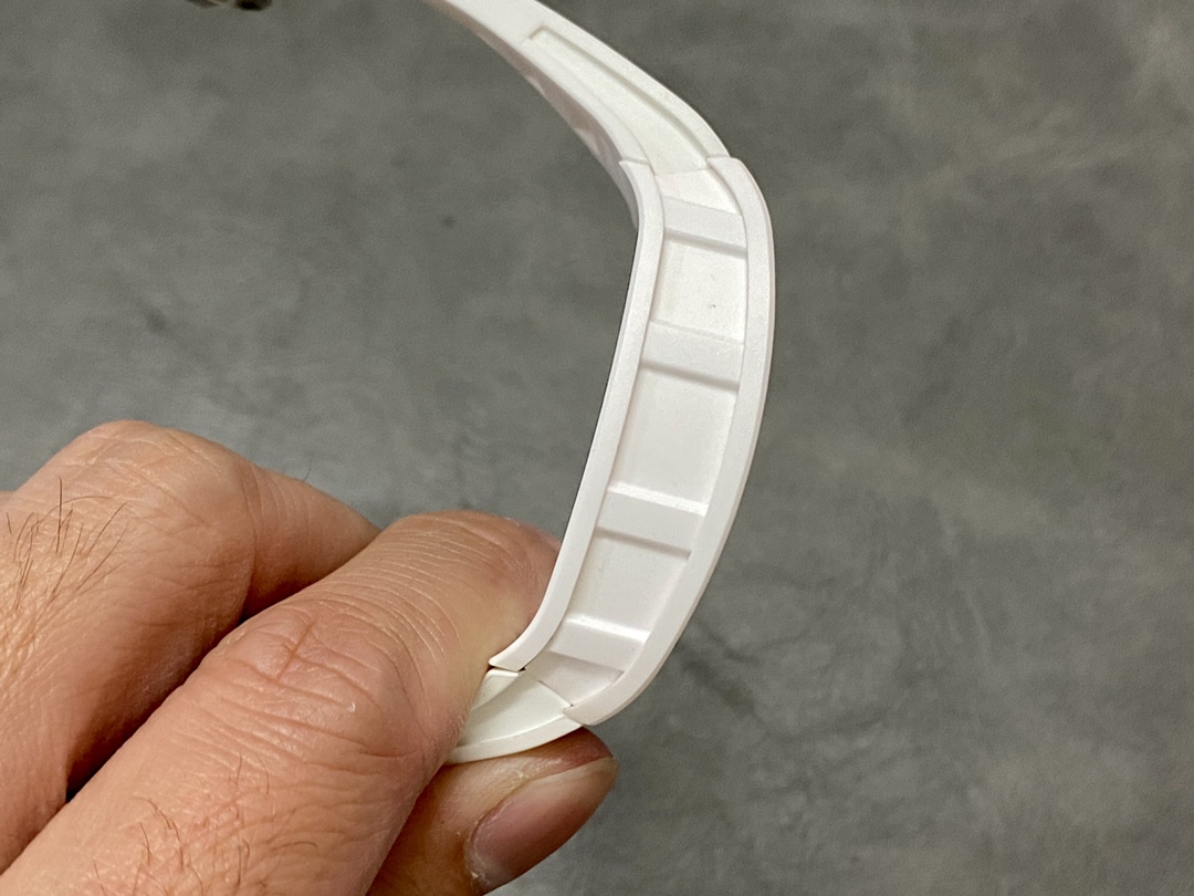 Richard Miller RM 055 RMUL2 NTPT Carbon Fiber Black Mark White Rubber Strap - Image 10