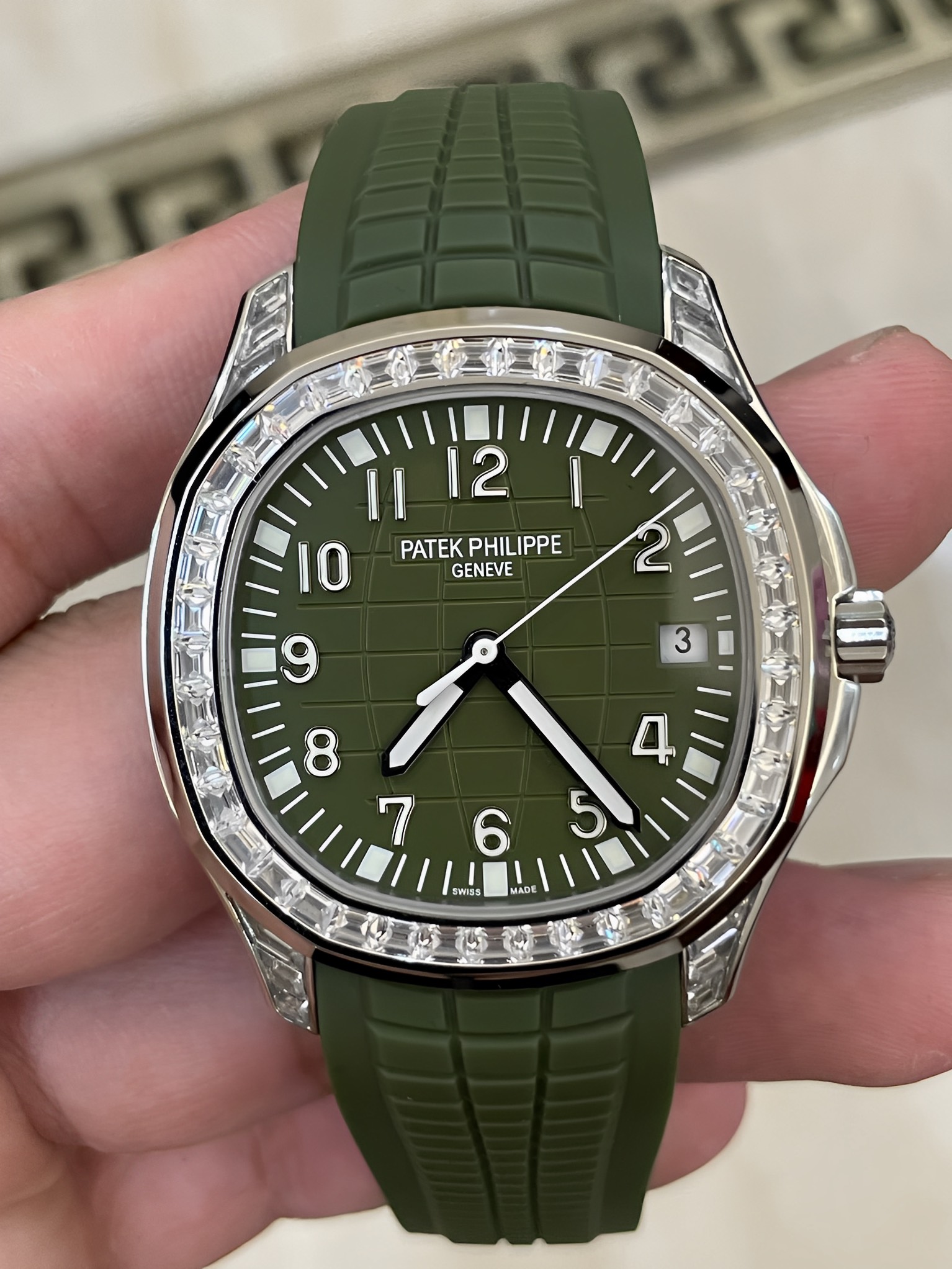 Patek Philippe Aquanaut 5167 300G 010 Black & Green & Brown 40mm - Image 15