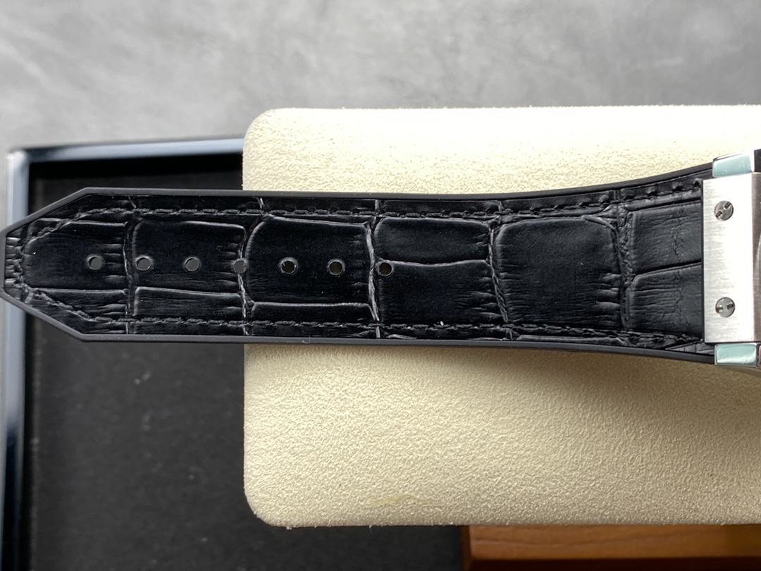 Hublot Classic Fusion 525.NX.0170.LR 45mm - Image 11