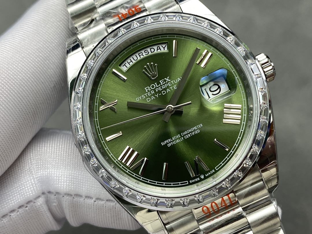 Rolex Day-Date 228349RBR Green Roman Dial Diamond Bezel 40mm Mens Replica Watch - Image 4