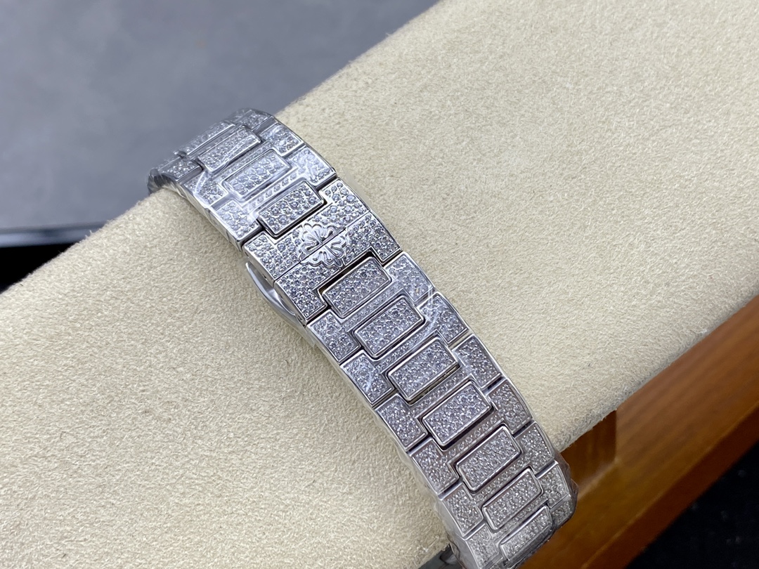 Patek Philippe Nautilus Diamond 5711 40mm & 35mm Replica Watch - Image 20