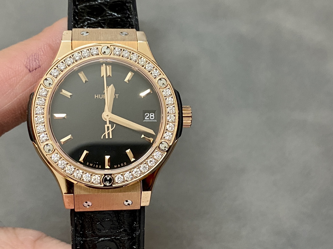 Hublot Classic Fusion 581.OX.1480.RX.1704 33mm Ladies Replica Watch - Image 3