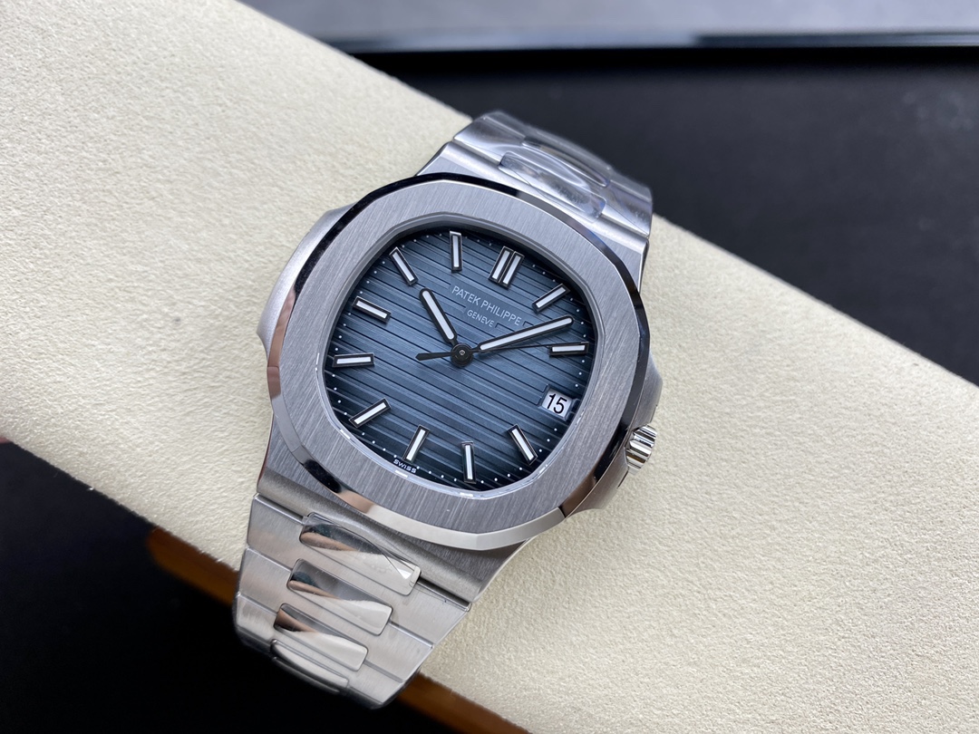 Replica Patek Philippe Nautilus 5711 1A Blue Dial 40mm Mens Watch - Image 7