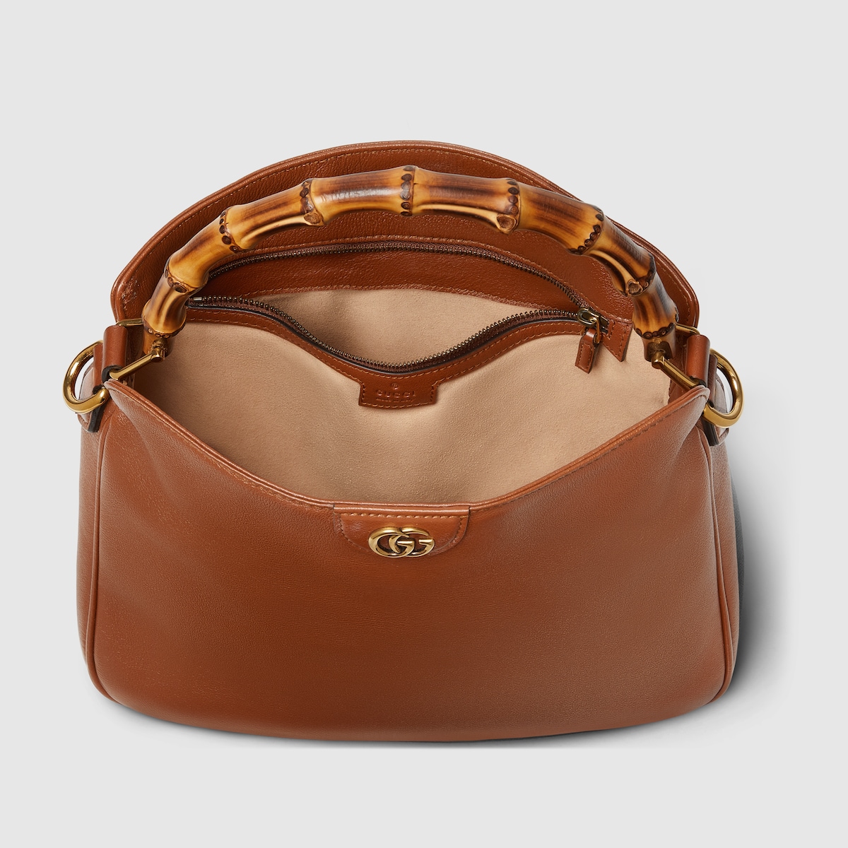 Gucci Diana Medium Shoulder Bag - Image 2