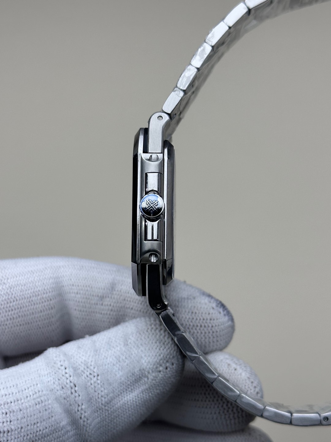 Patek Philippe Cubitus Date Sweep Seconds 5821 1A 001 Men's Watch - Image 9