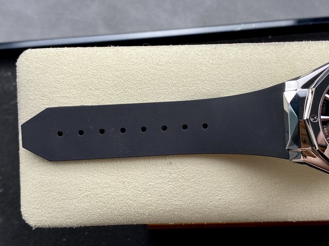 Hublot Classic Fusion 550.NS.2200.RW.ORL20 40 mm - Image 21