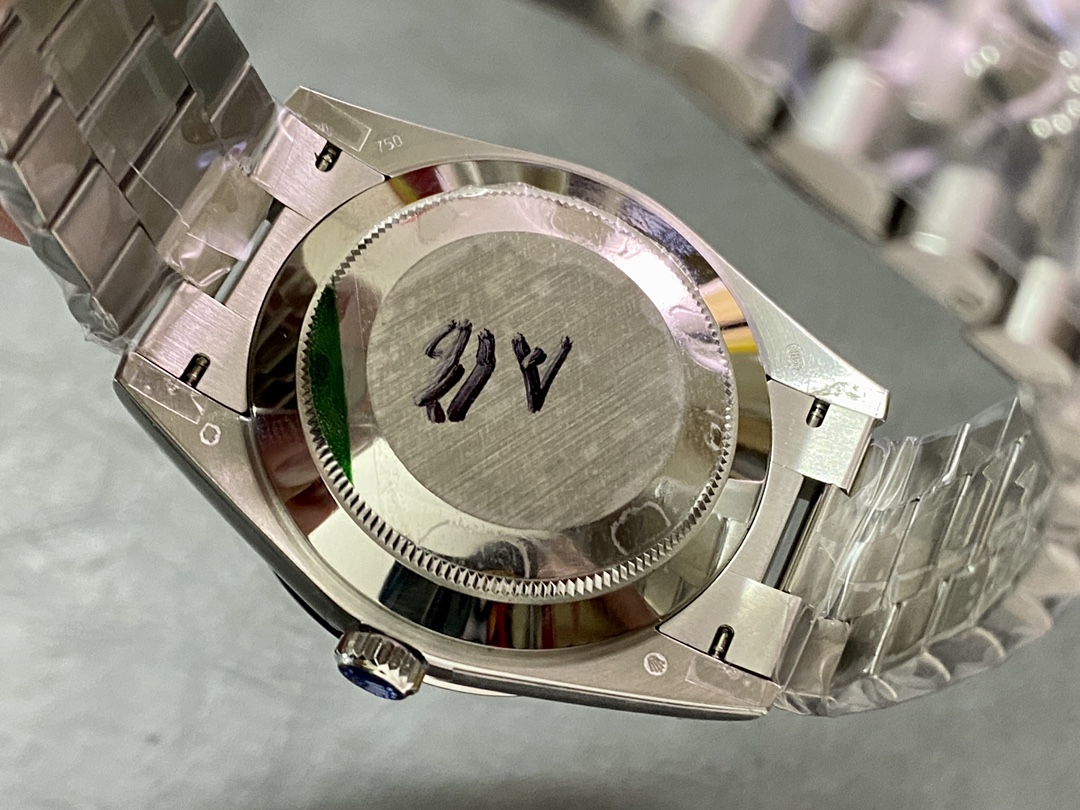 Rolex Day-Date 40mm Arabic Platinum Olive Dial 228206 - Image 9