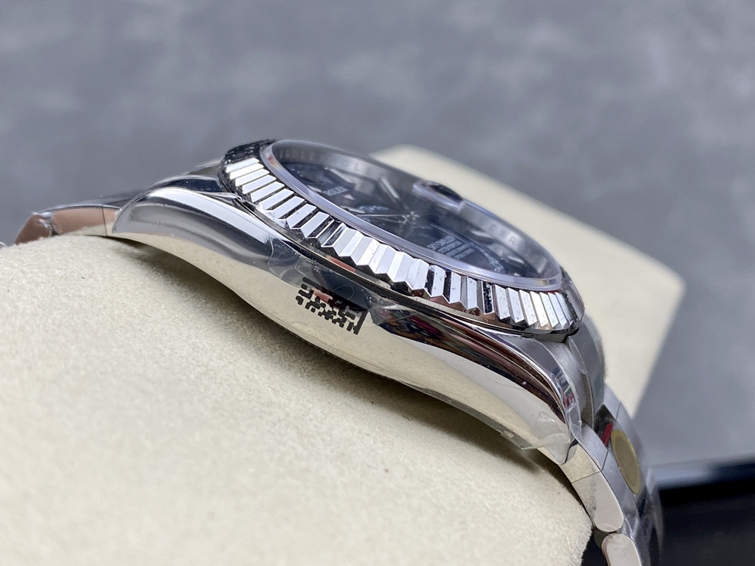 Rolex Sky-Dweller 42 m336934 0005 Stainless Steel Blue Dial Replica Watch - Image 6