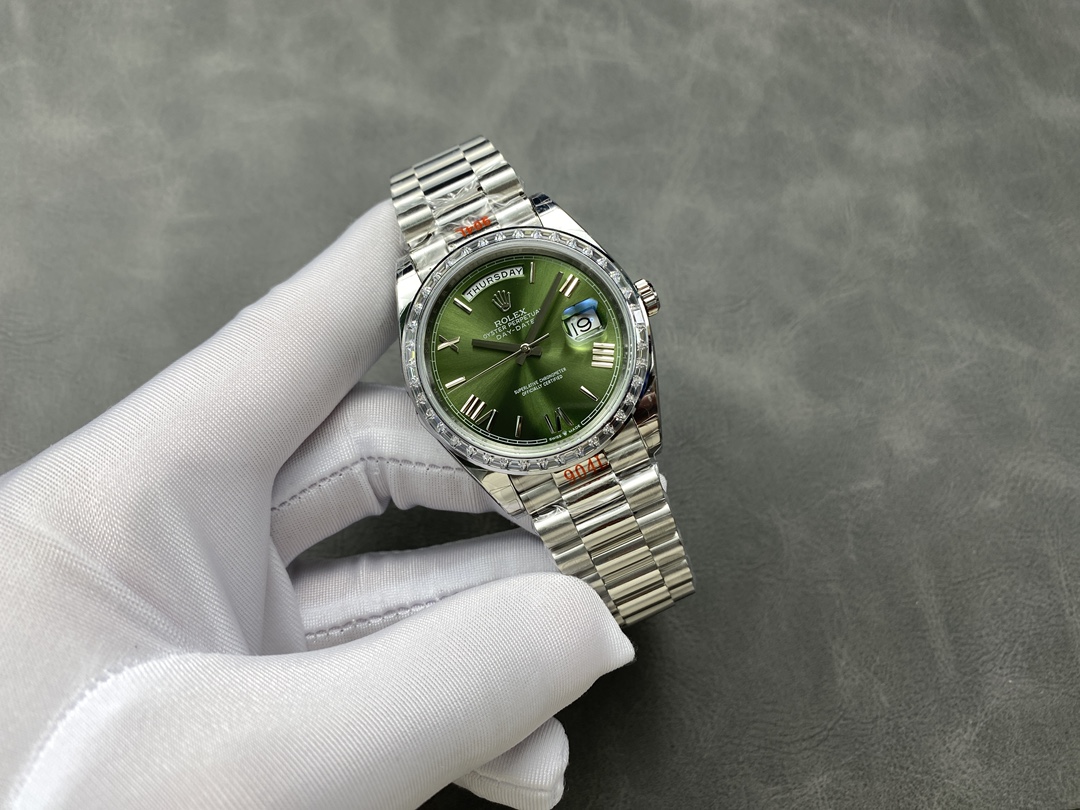 Rolex Day-Date 228349RBR Green Roman Dial Diamond Bezel 40mm Mens Replica Watch - Image 6
