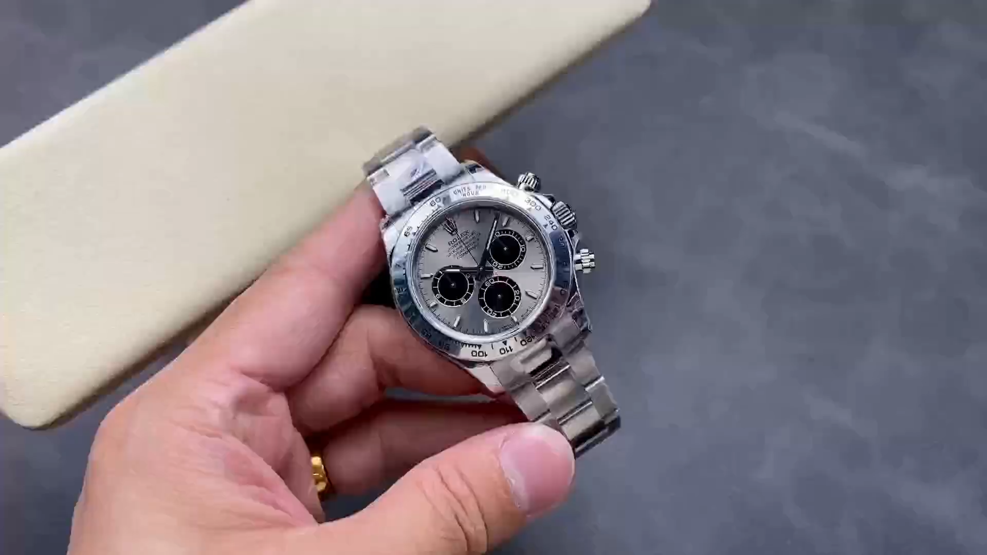 Rolex Cosmograph Daytona 126509 0003 Silver Dial 40MM - Image 2
