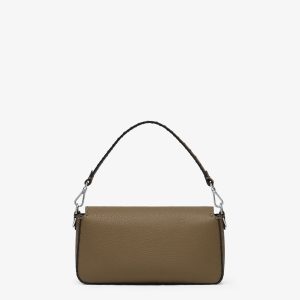 Baguette Medium 612 Hand-Sewn Topstitches