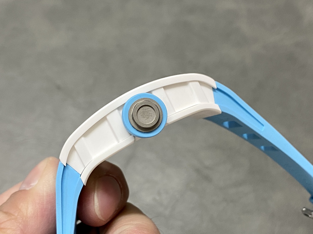 Richard Miller RM 055 RMUL2 NTPT Carbon Fiber Blue Rubber Strap - Image 9