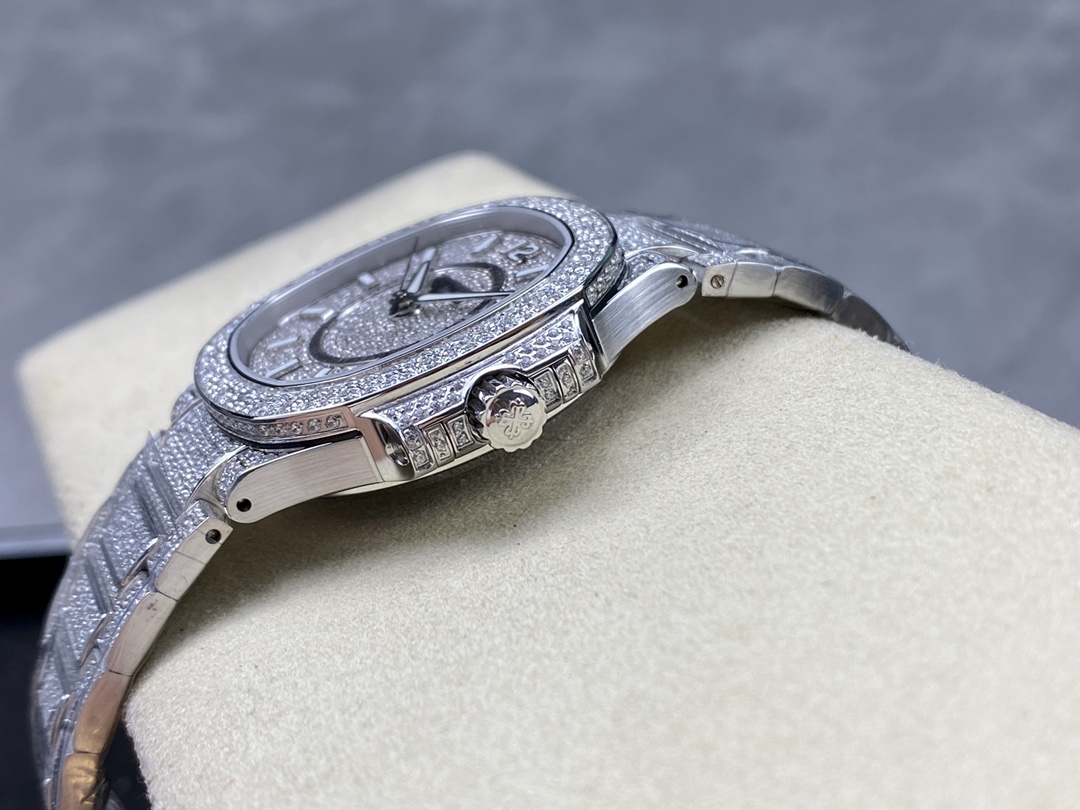 Patek Philippe Nautilus Diamond 5711 40mm & 35mm Replica Watch - Image 17