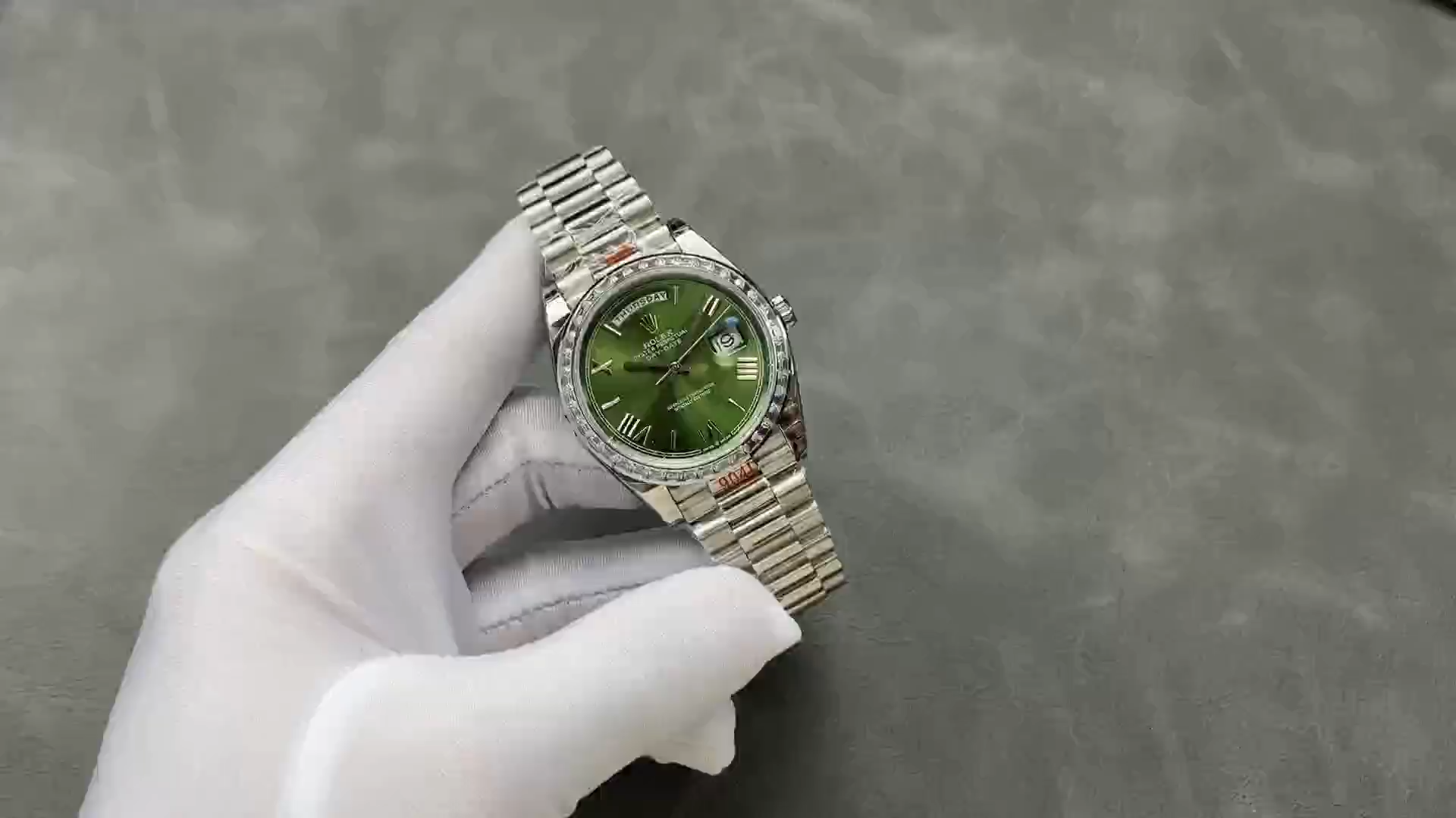 Rolex Day-Date 228349RBR Green Roman Dial Diamond Bezel 40mm Mens Replica Watch - Image 2