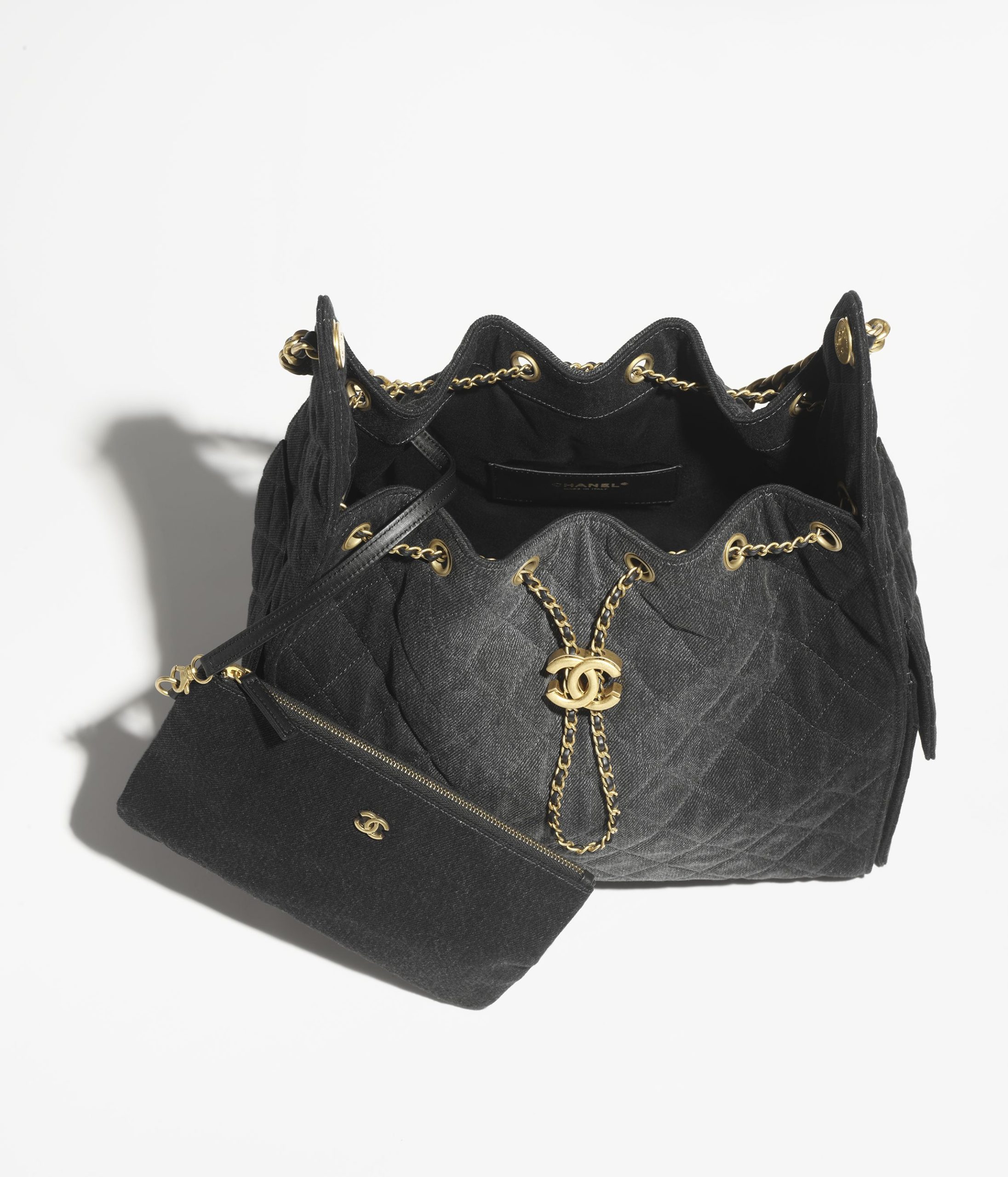 CHANEL 25 Medium Handbag - Image 2