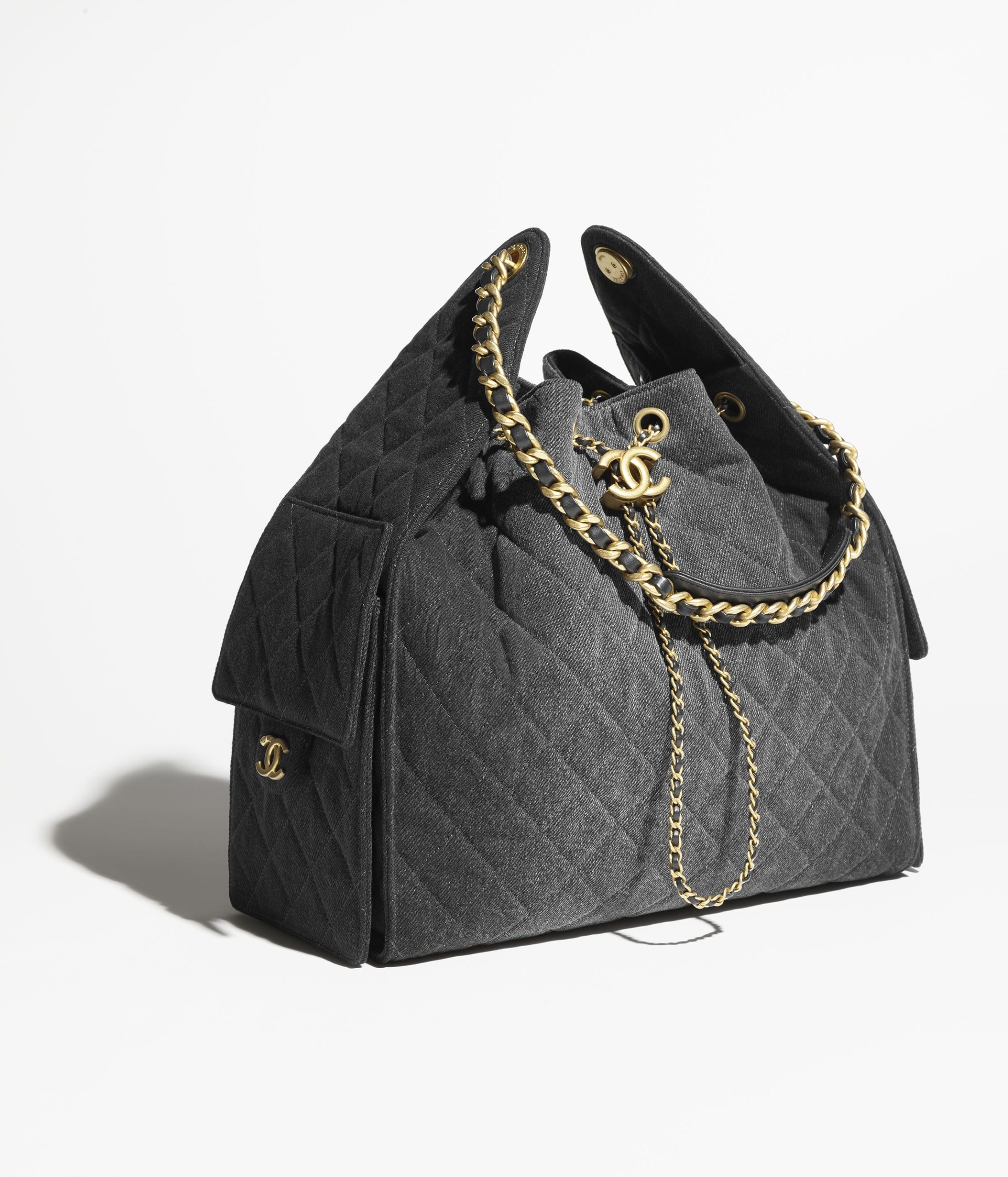 CHANEL 25 Medium Handbag