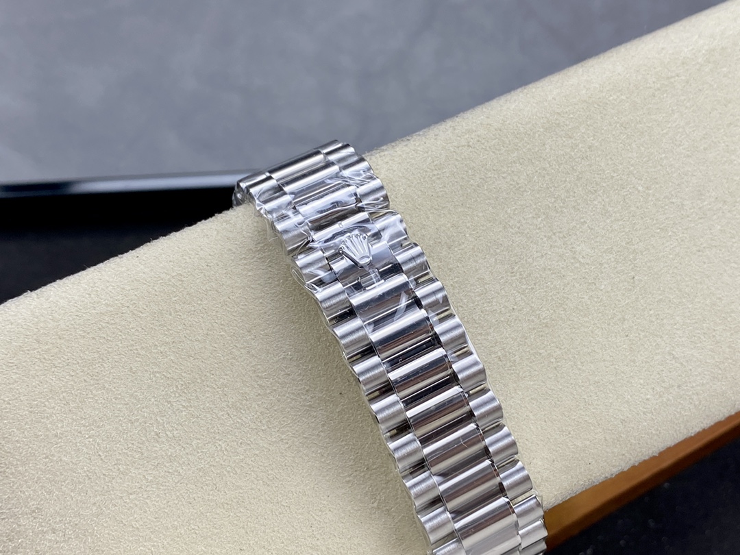 Rolex Day-Date 228239 White Roman Dial Fluted Bezel 40mm Mens Replica Watch - Image 10