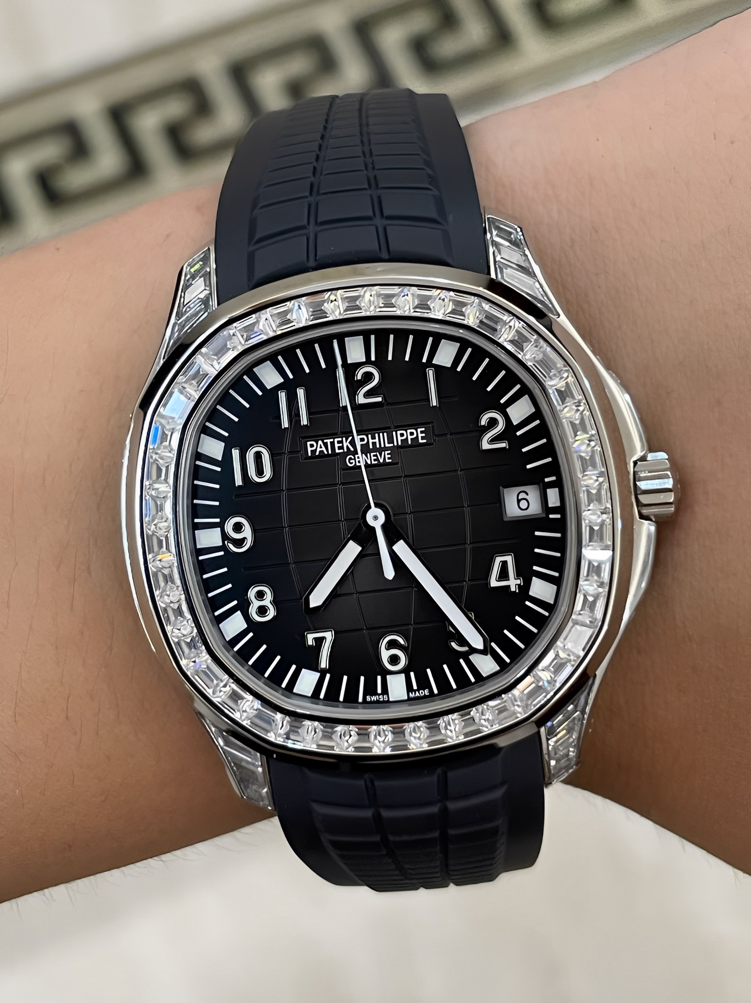Patek Philippe Aquanaut 5167 300G 010 Black & Green & Brown 40mm - Image 3