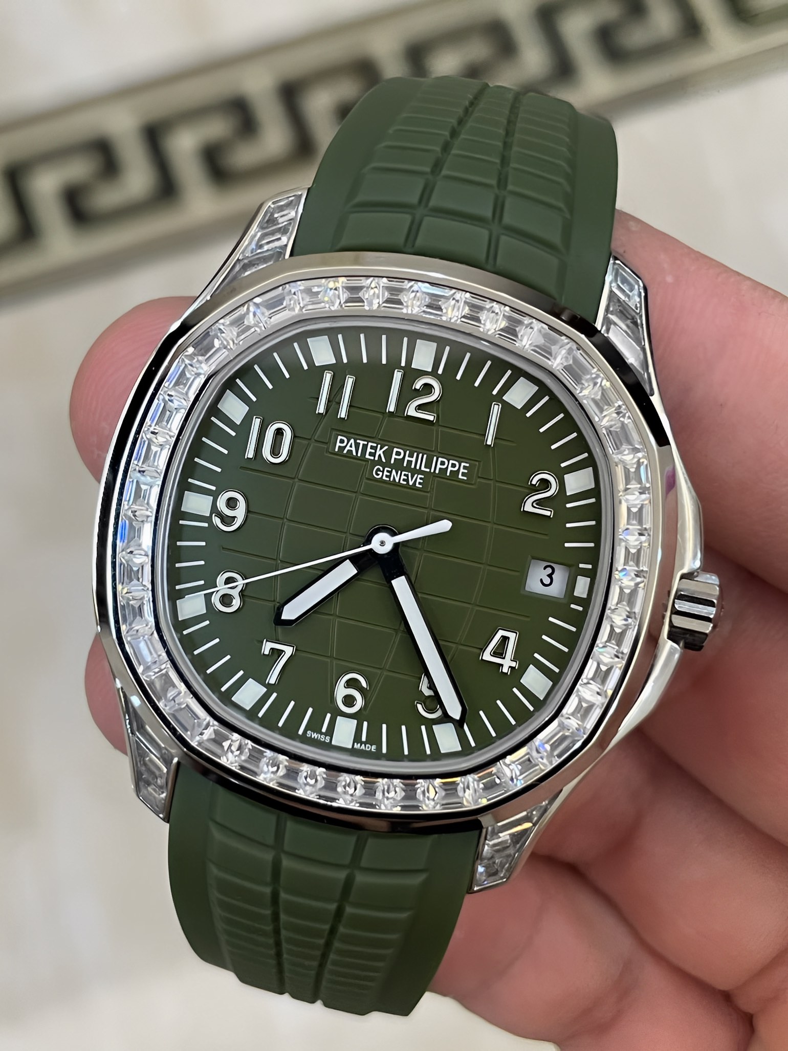 Patek Philippe Aquanaut 5167 300G 010 Black & Green & Brown 40mm - Image 17