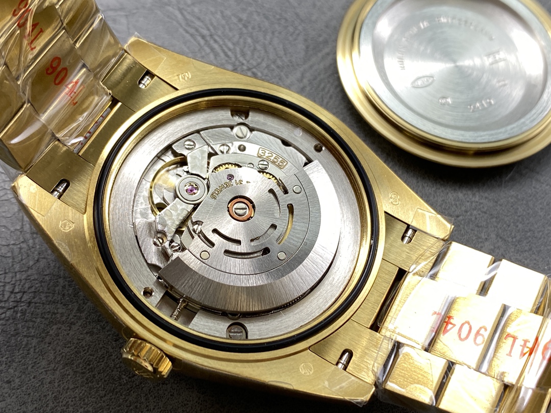 Rolex Day Date 40 Yellow Gold Pave Diamond Dial M228238 0054 Men's Watch - Image 9