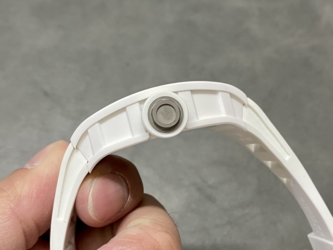 Richard Miller RM 055 RMUL2 NTPT Carbon Fiber Black Mark White Rubber Strap - Image 6