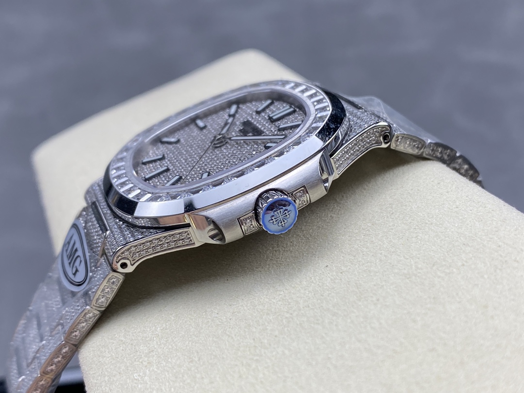 Patek Philippe Nautilus Diamond 5711 40mm & 35mm Replica Watch - Image 8